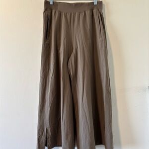 Lululemon Stretch Woven High-Rise Wide-Leg Cropped Pant Size M Taupetastic